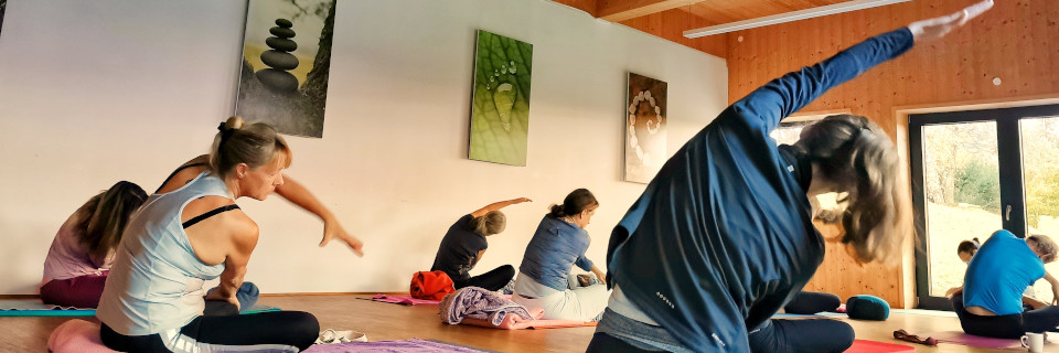 yoga schneeschuhwandern snowshoeing allgäu oberstaufen